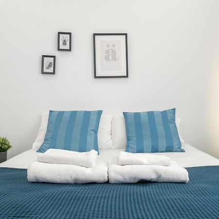 Bright, Brand New & Very Comfortable Apartment บาเลนเซีย ภายนอก รูปภาพ