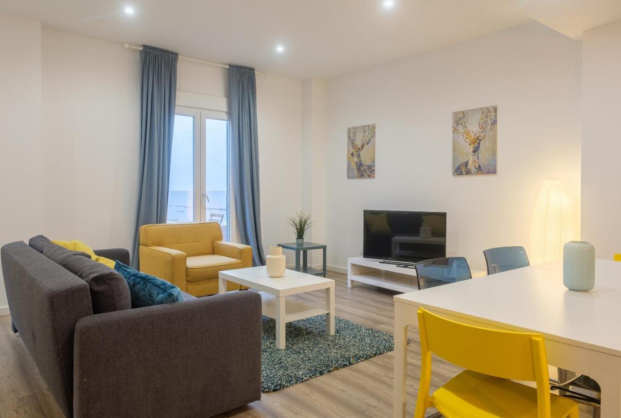 Bright, Brand New & Very Comfortable Apartment บาเลนเซีย ภายนอก รูปภาพ