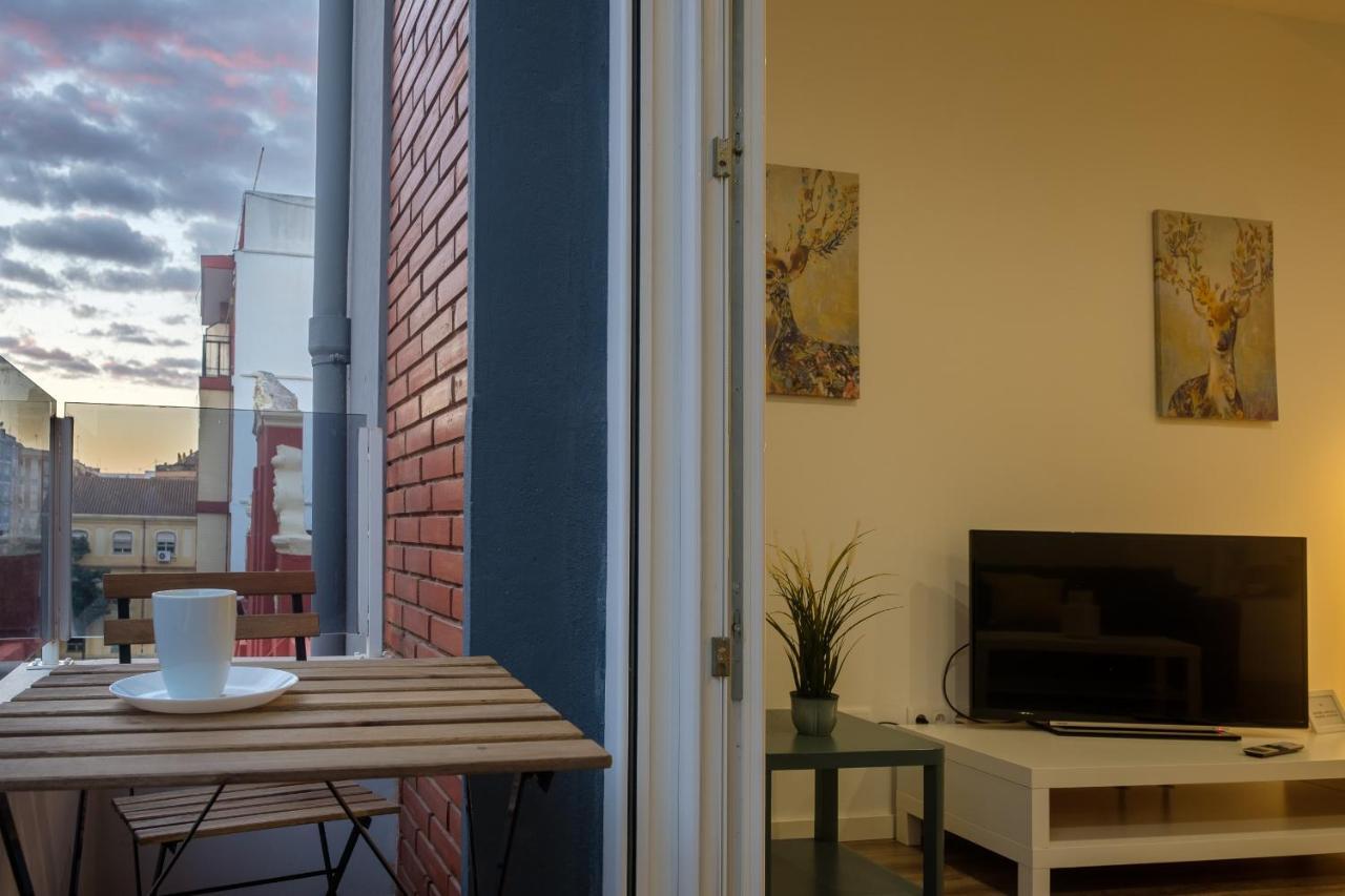 Bright, Brand New & Very Comfortable Apartment บาเลนเซีย ภายนอก รูปภาพ